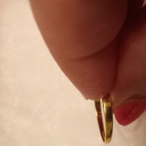 10k gold with tiny diamond ring